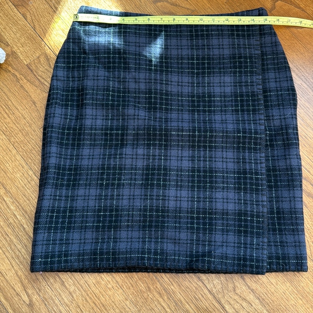 NWT Eddie Bauer wool wrap skirt - size 4 black and gray